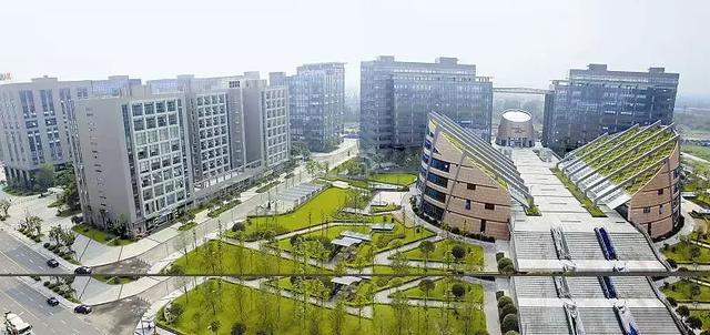 2019-2-18 成都項目---10kV發(fā)電機中性點接地開關(guān)柜，接地電阻柜三套發(fā)貨。